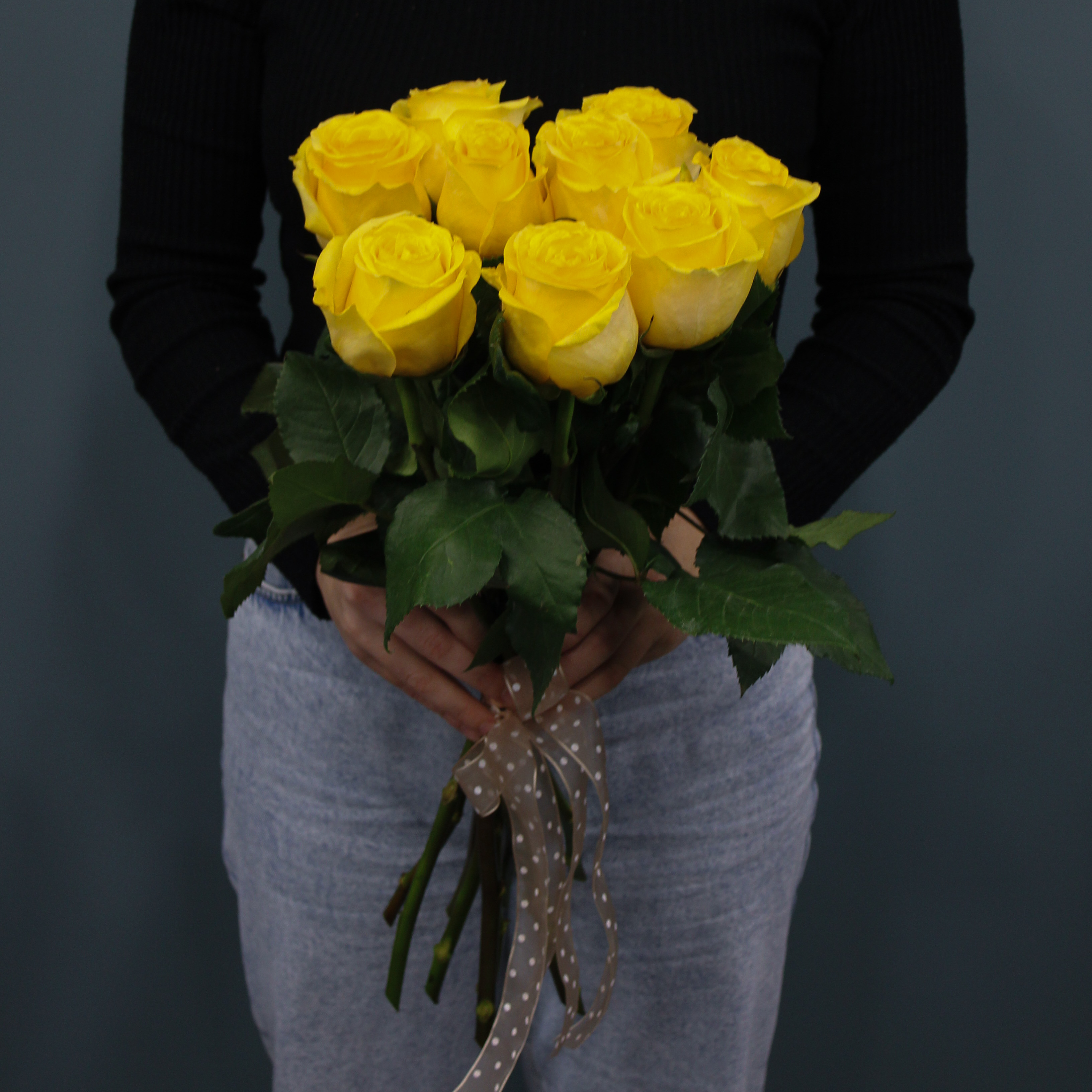 9 желтых роз Эквадор